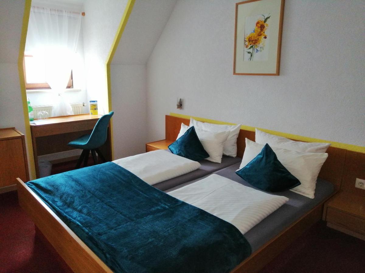 Hotel Wilder Mann Фойхтванген Экстерьер фото