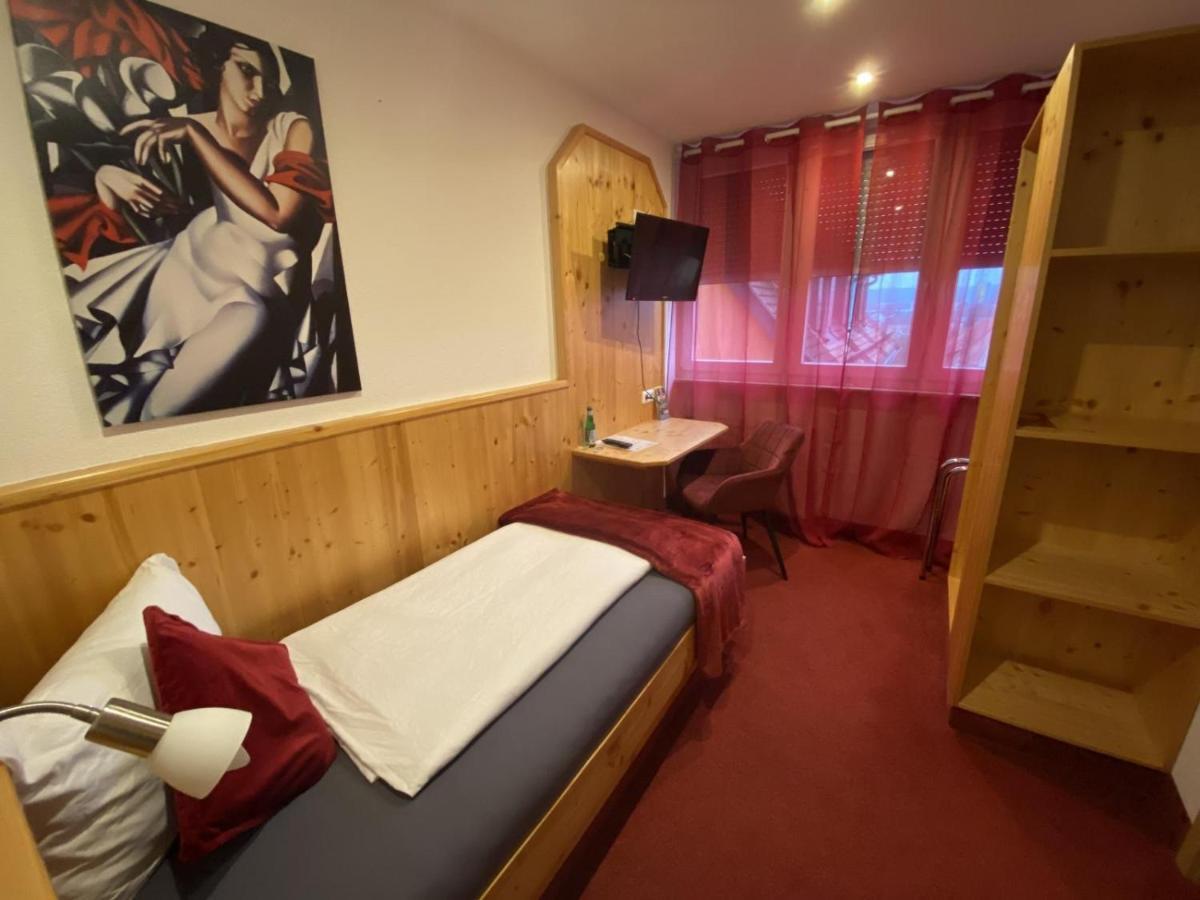 Hotel Wilder Mann Фойхтванген Экстерьер фото