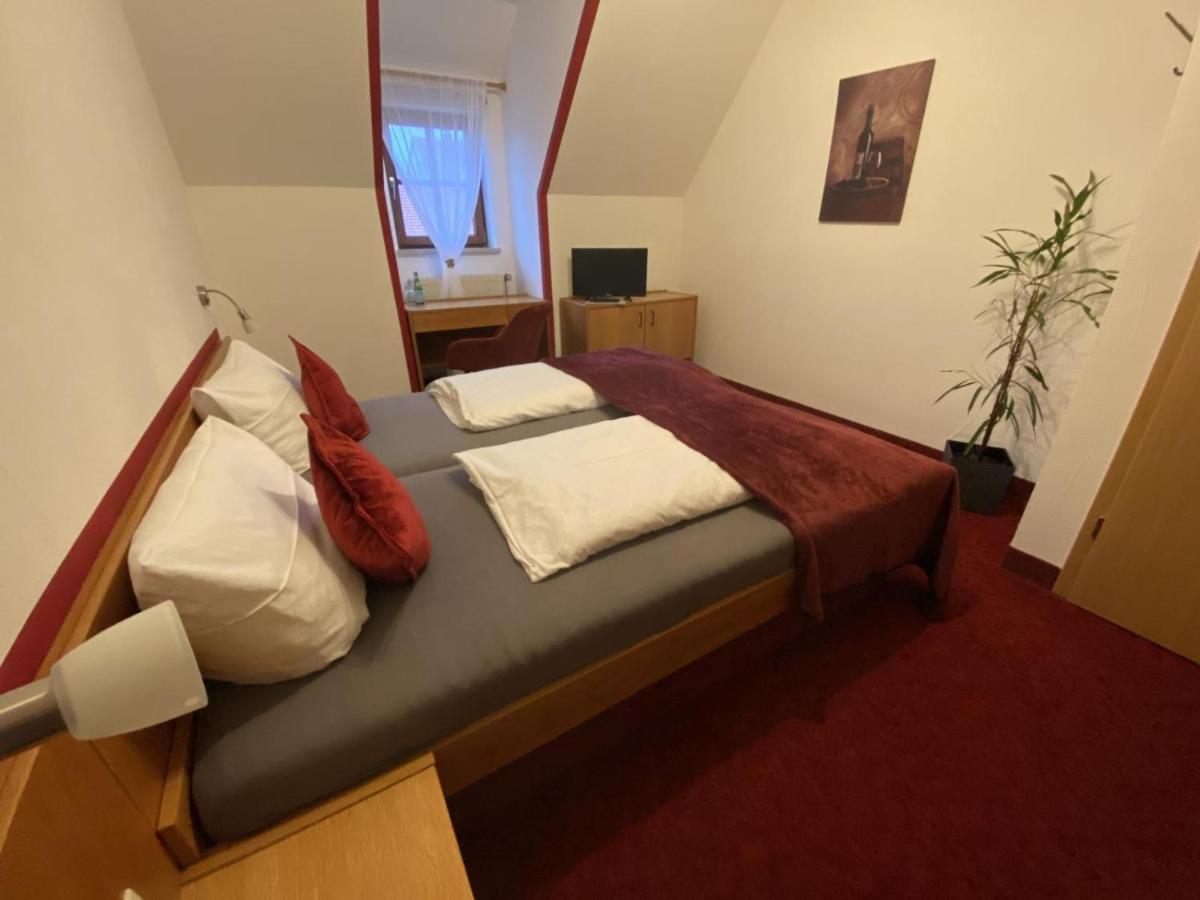 Hotel Wilder Mann Фойхтванген Экстерьер фото