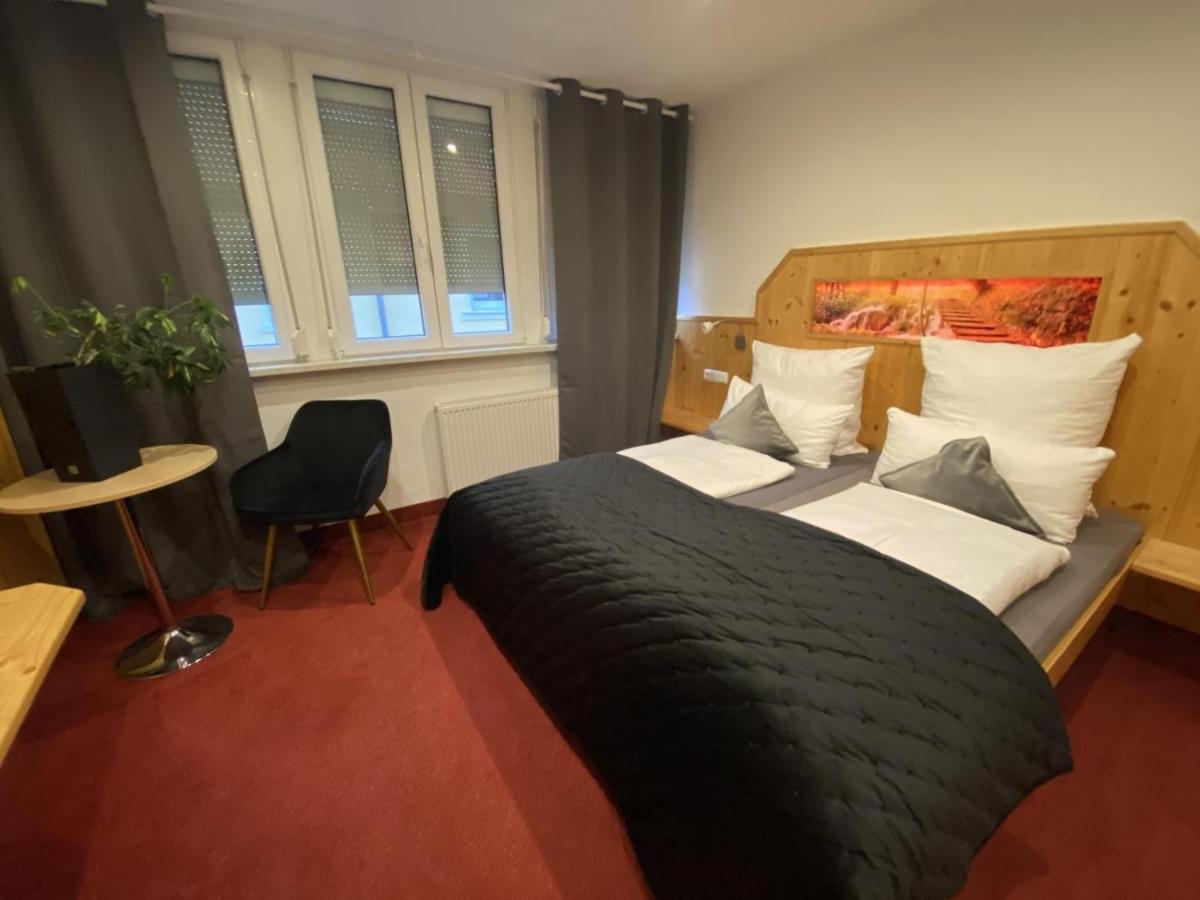 Hotel Wilder Mann Фойхтванген Экстерьер фото