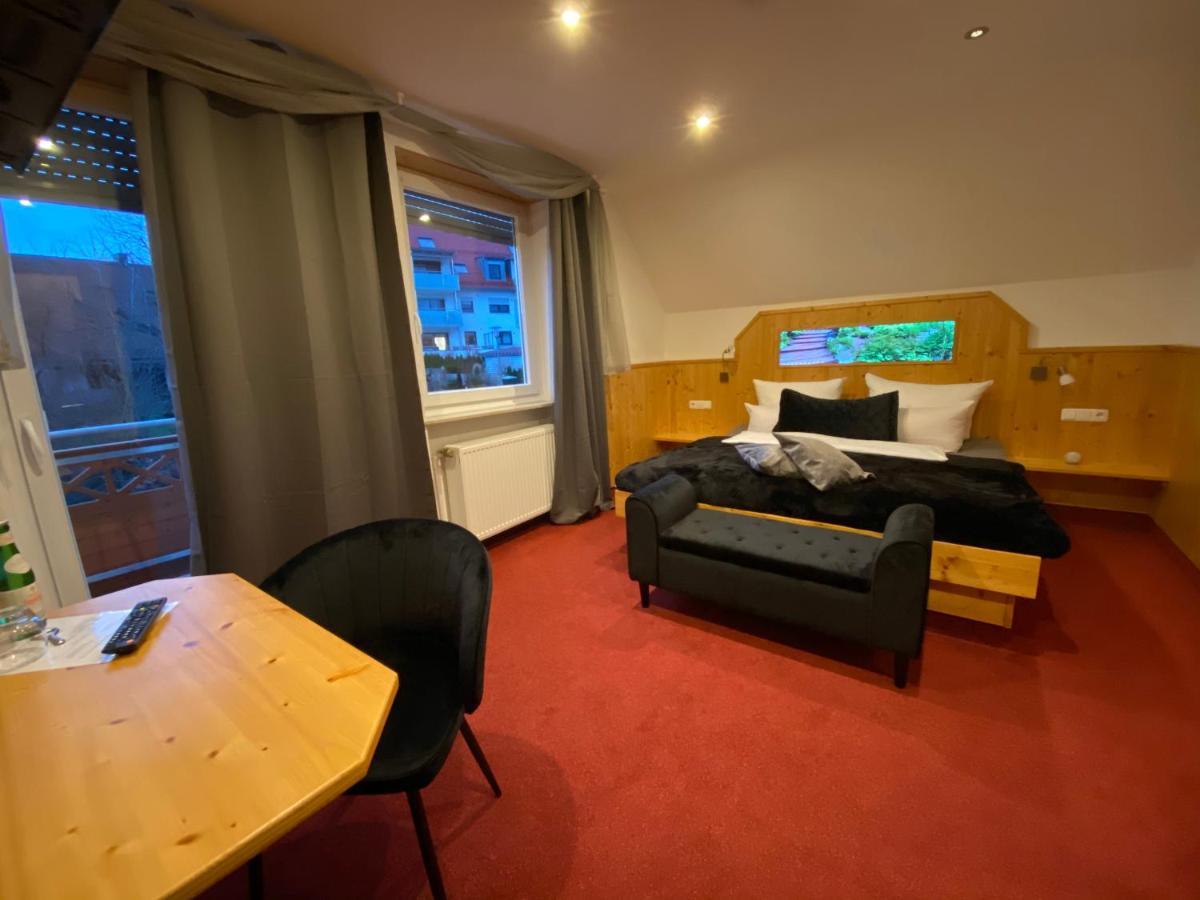 Hotel Wilder Mann Фойхтванген Экстерьер фото