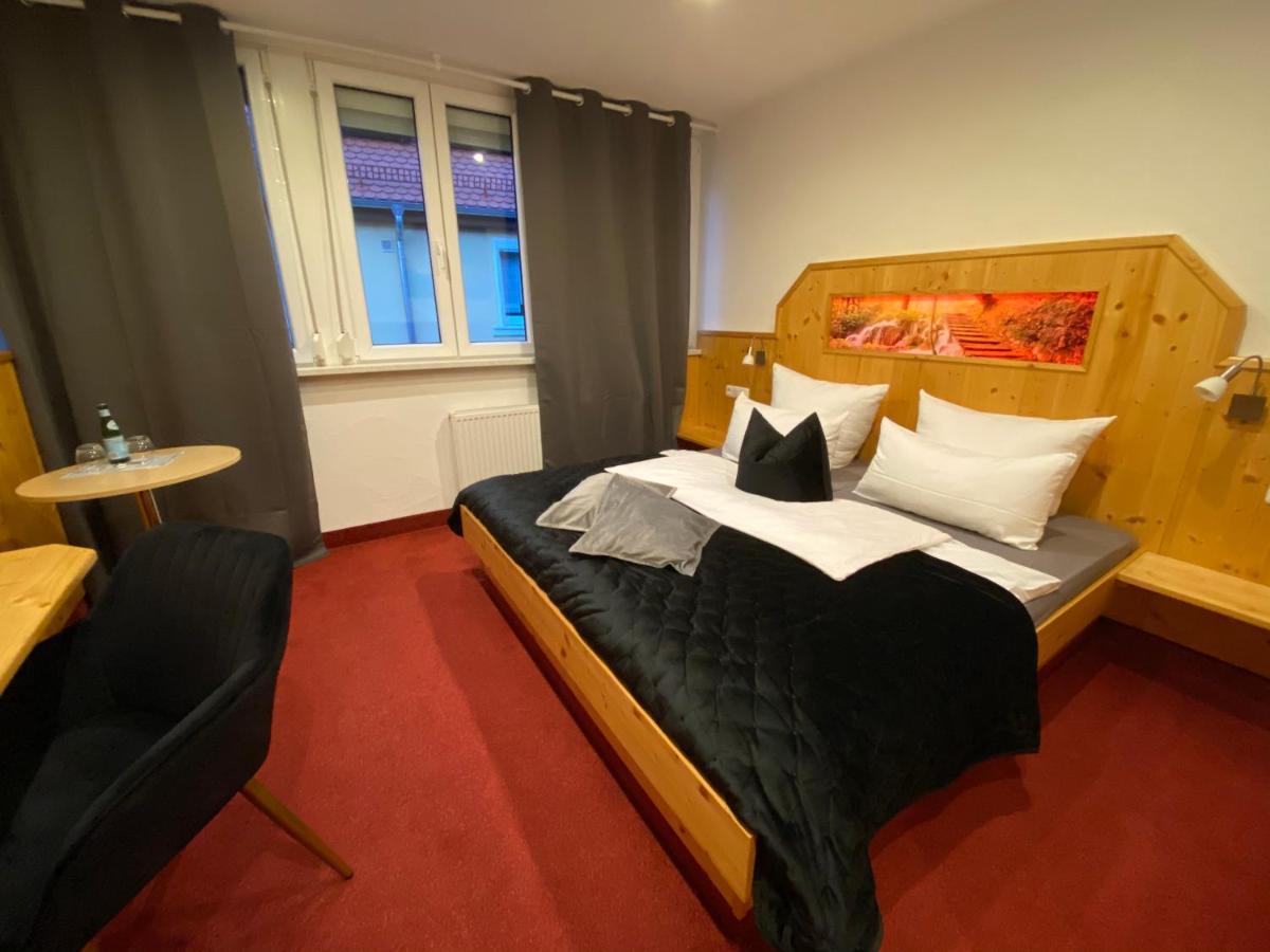 Hotel Wilder Mann Фойхтванген Экстерьер фото