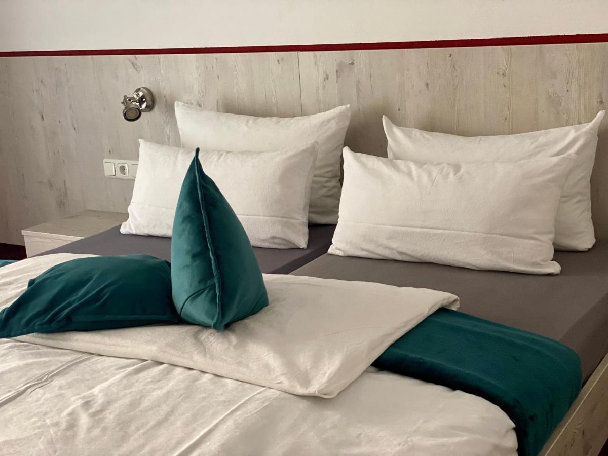 Hotel Wilder Mann Фойхтванген Экстерьер фото