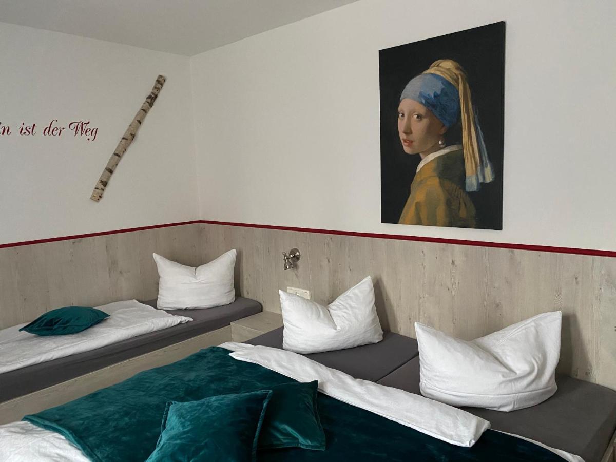 Hotel Wilder Mann Фойхтванген Экстерьер фото