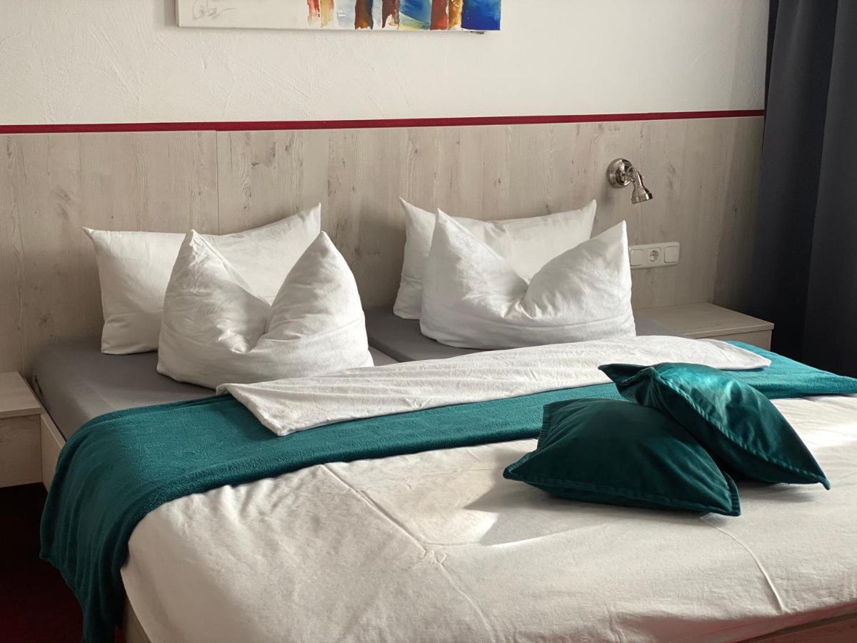 Hotel Wilder Mann Фойхтванген Экстерьер фото