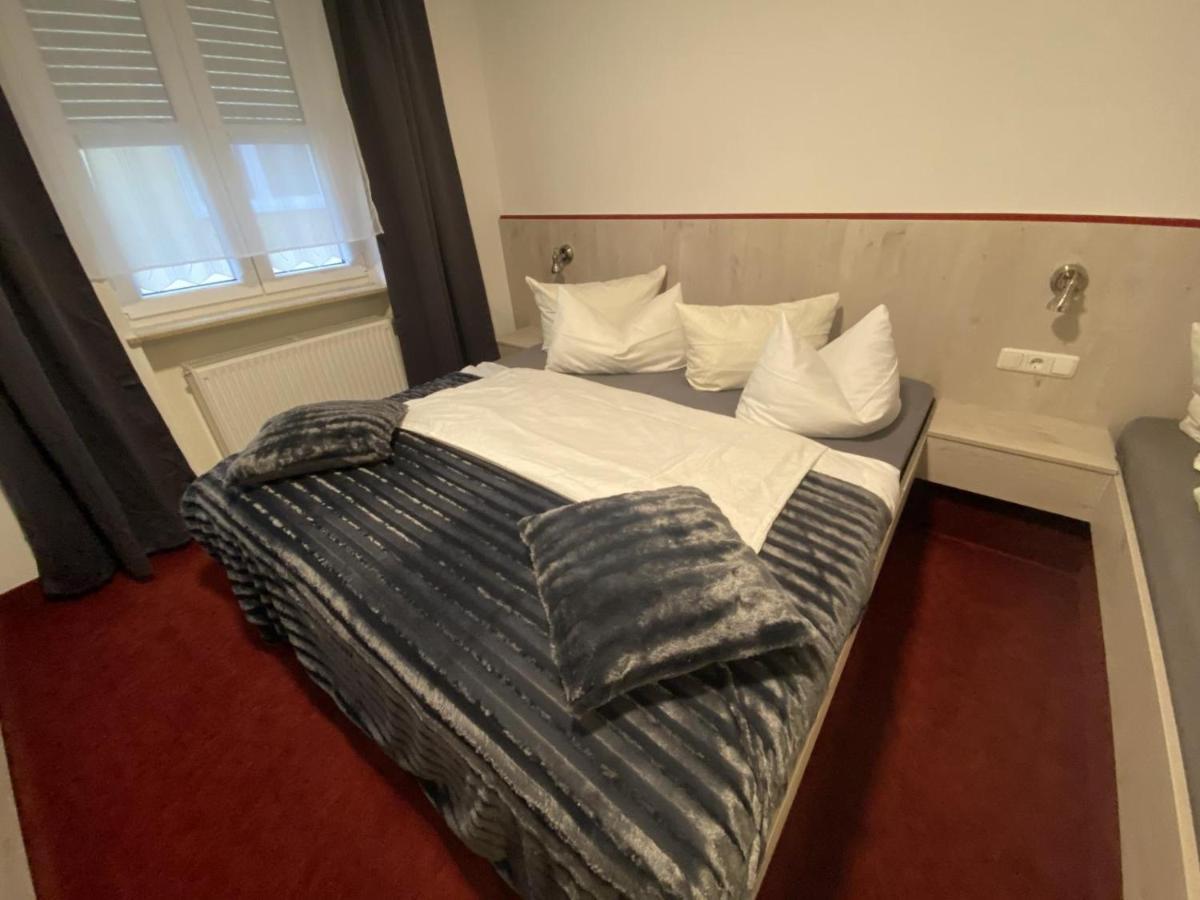 Hotel Wilder Mann Фойхтванген Экстерьер фото