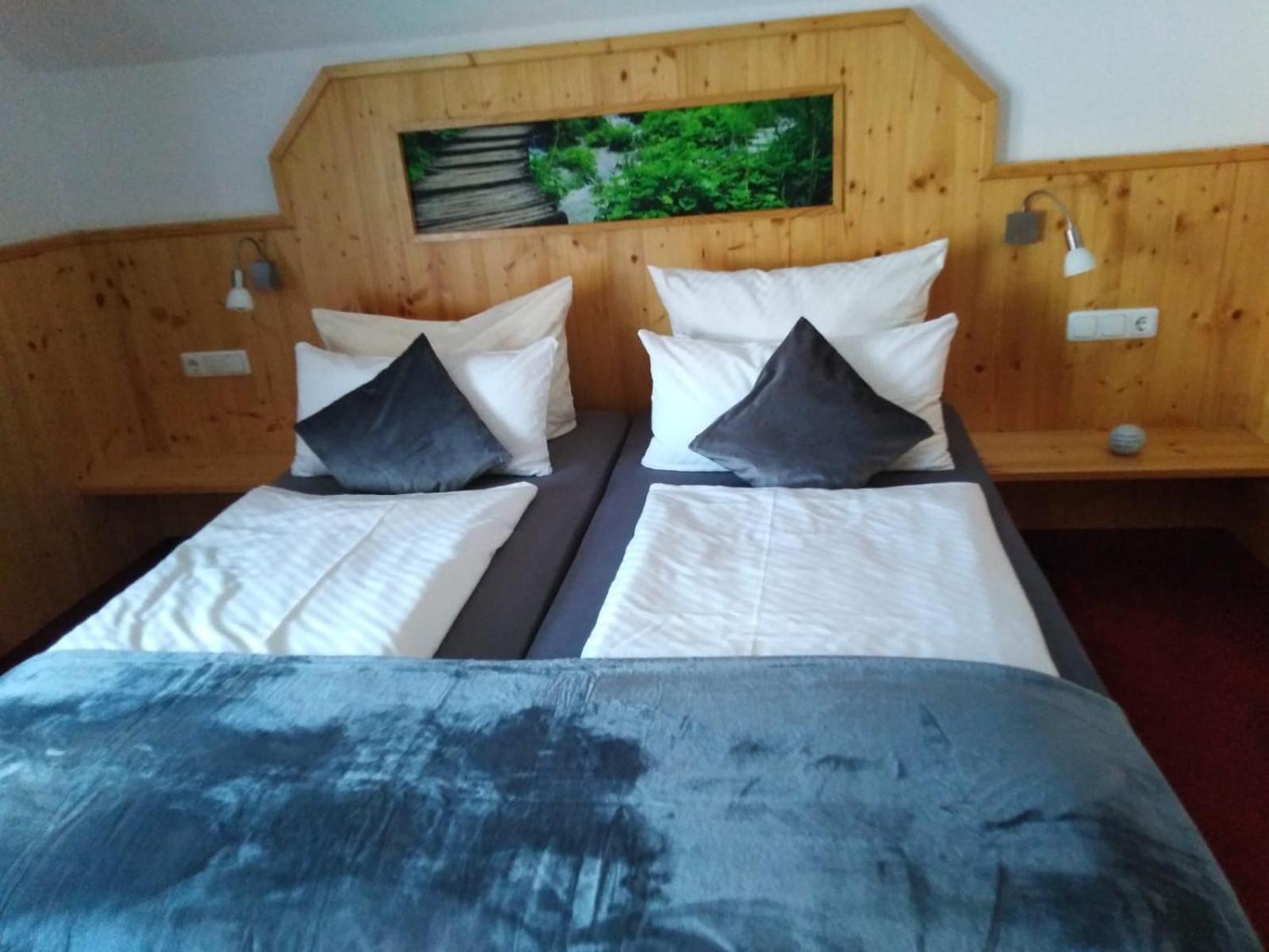 Hotel Wilder Mann Фойхтванген Экстерьер фото
