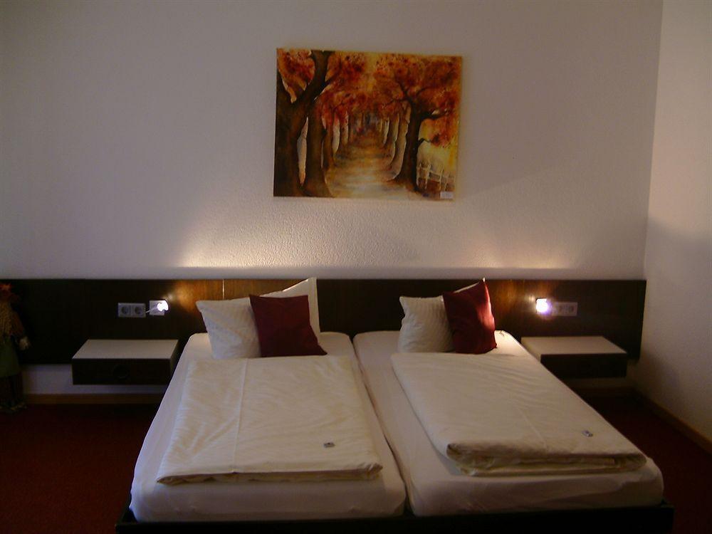 Hotel Wilder Mann Фойхтванген Экстерьер фото