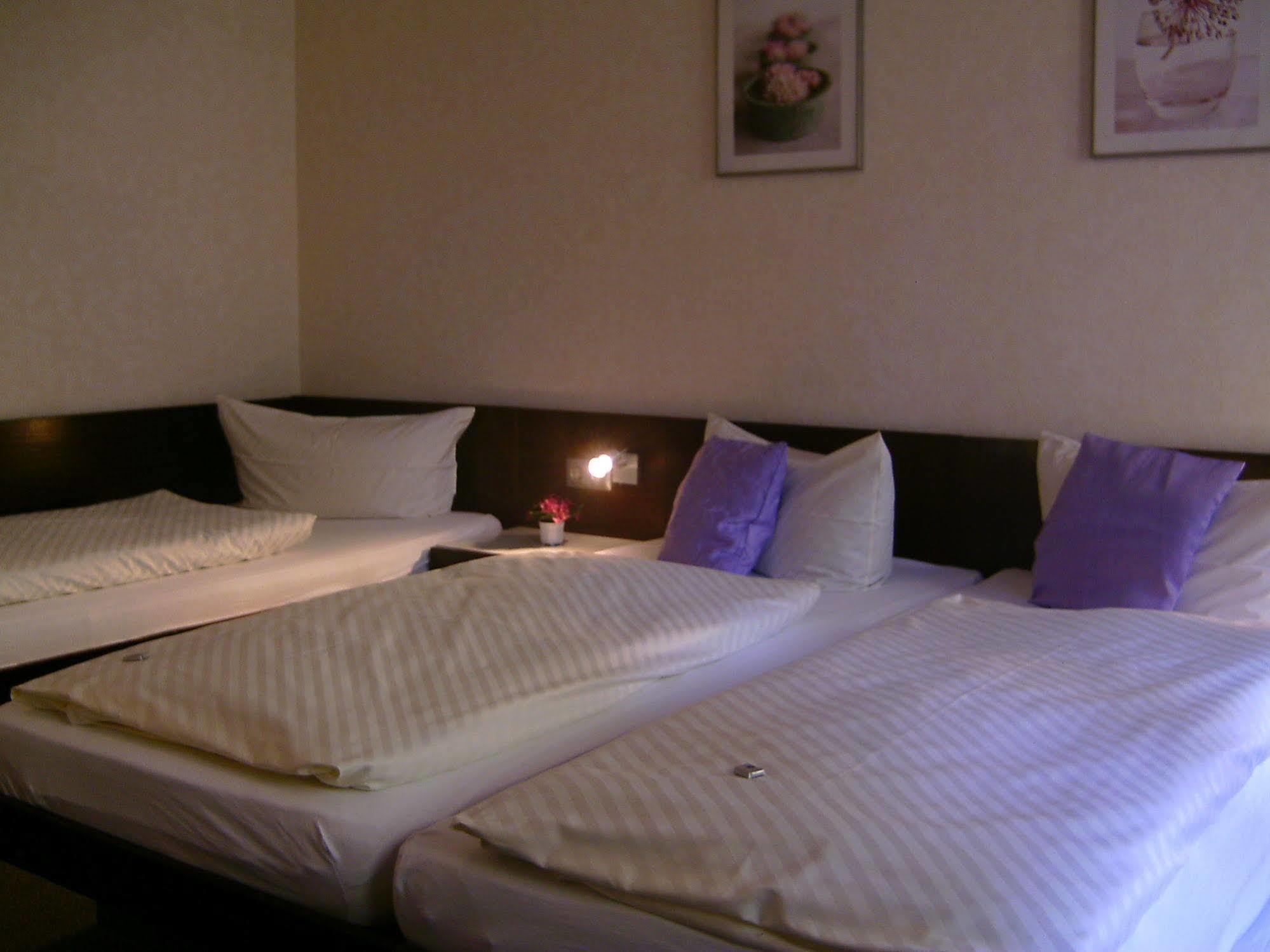 Hotel Wilder Mann Фойхтванген Экстерьер фото